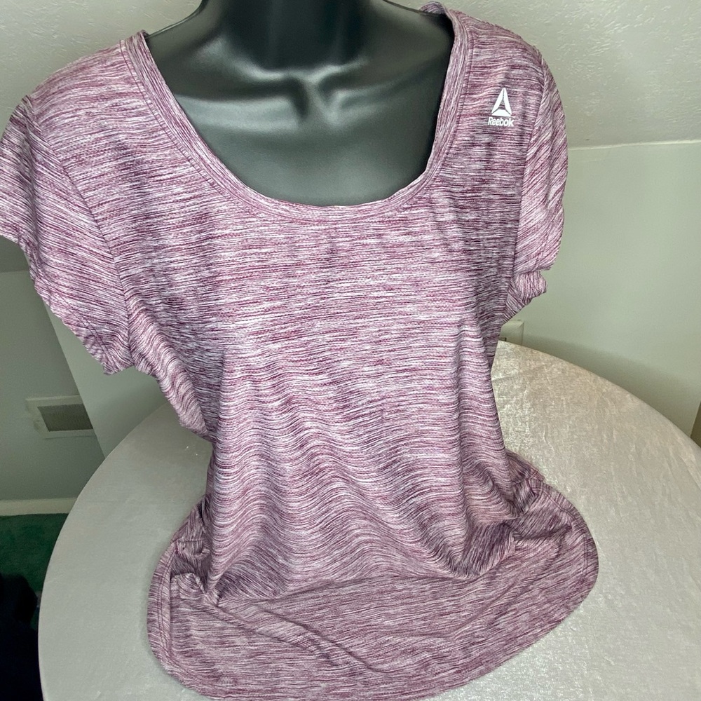 Reebok Pink short sleeve mesh tee. EUC! Size Large